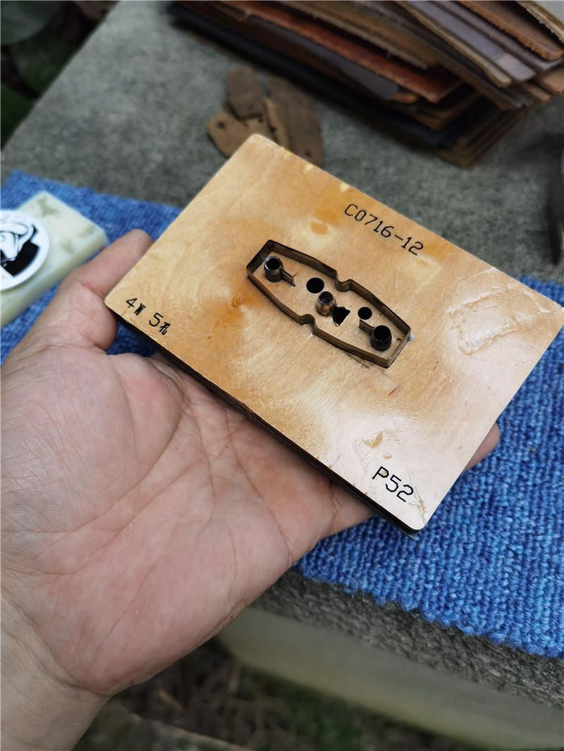 Cutting die P52